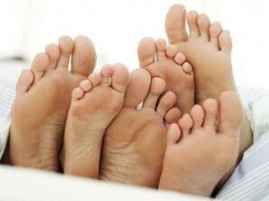 gezonde voeten na schimmelbehandeling tussen de tenen